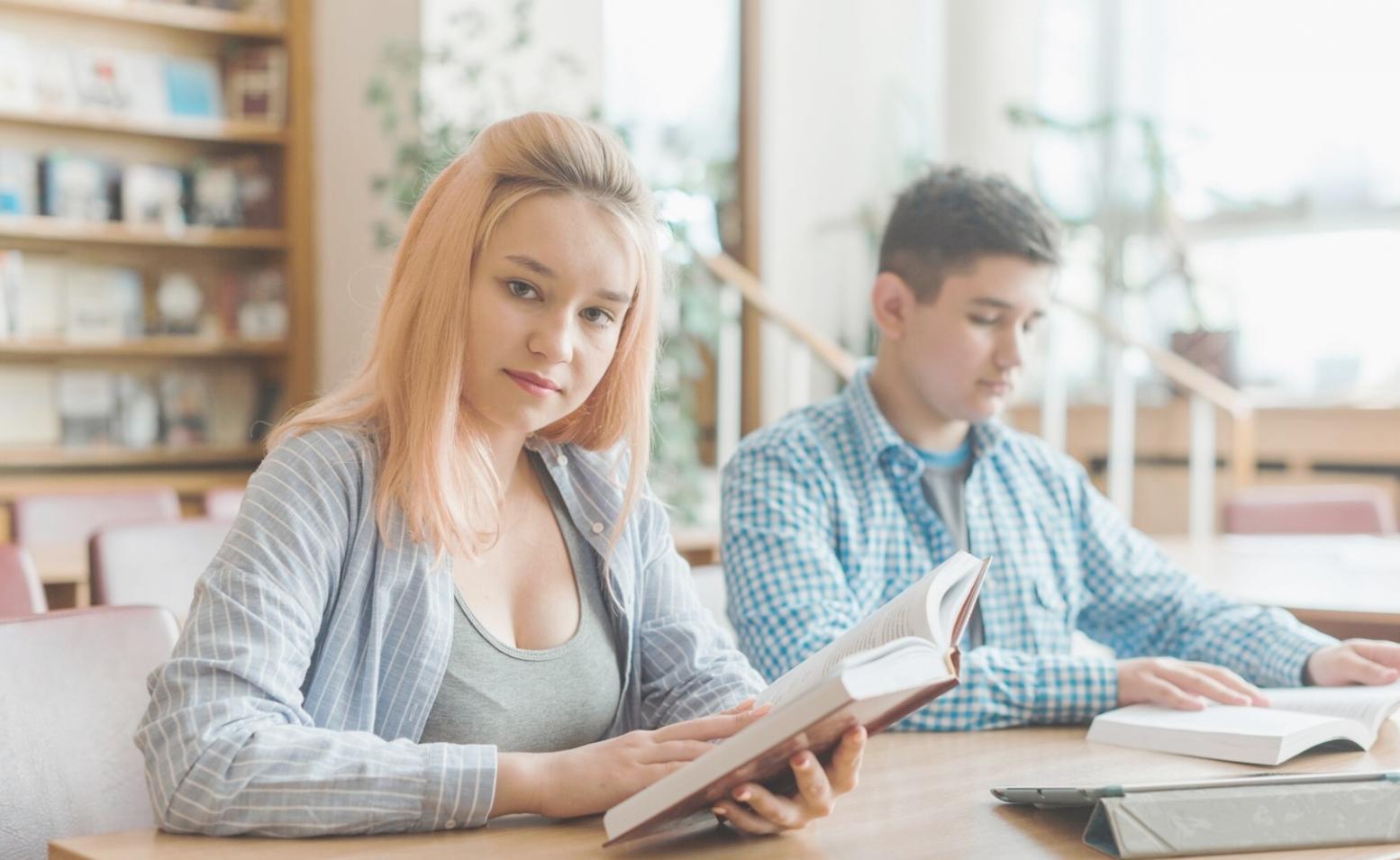 Dashboard con indicadores financieros y métricas